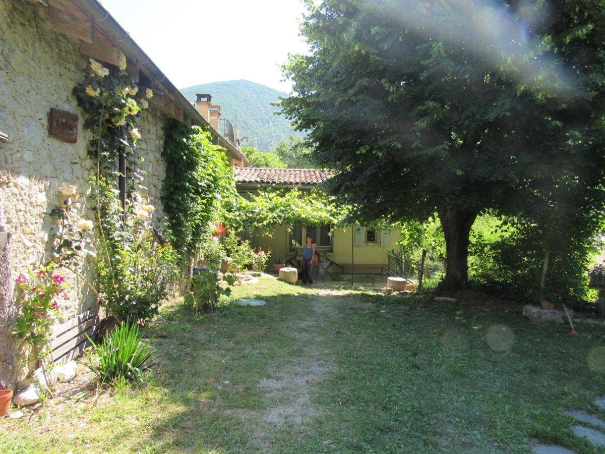 Bed and Breakfast Le Moulin Pradelle Exterior foto